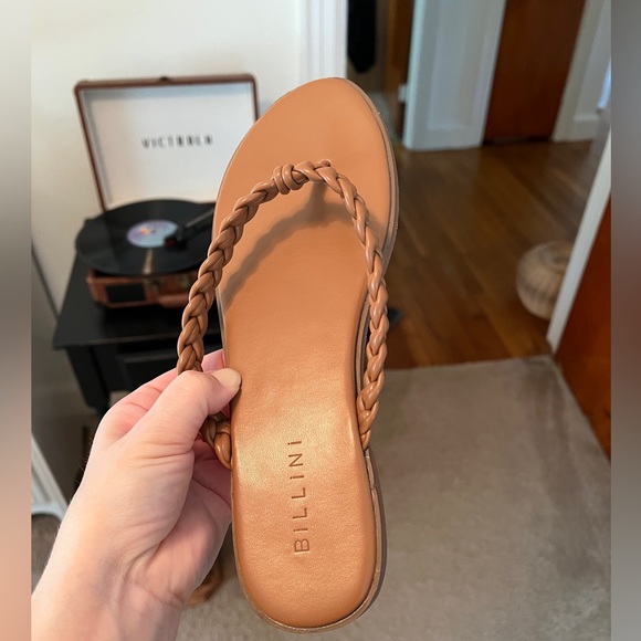 Billini Braided Flip Flops, Size 10, fits like a 9 - Picture 2 of 3